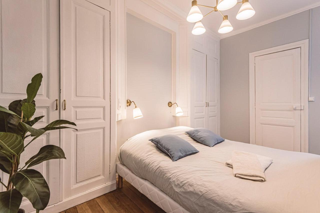 Roi Soleil, Face A La Cathedrale - 2G Apartment Reims Bagian luar foto