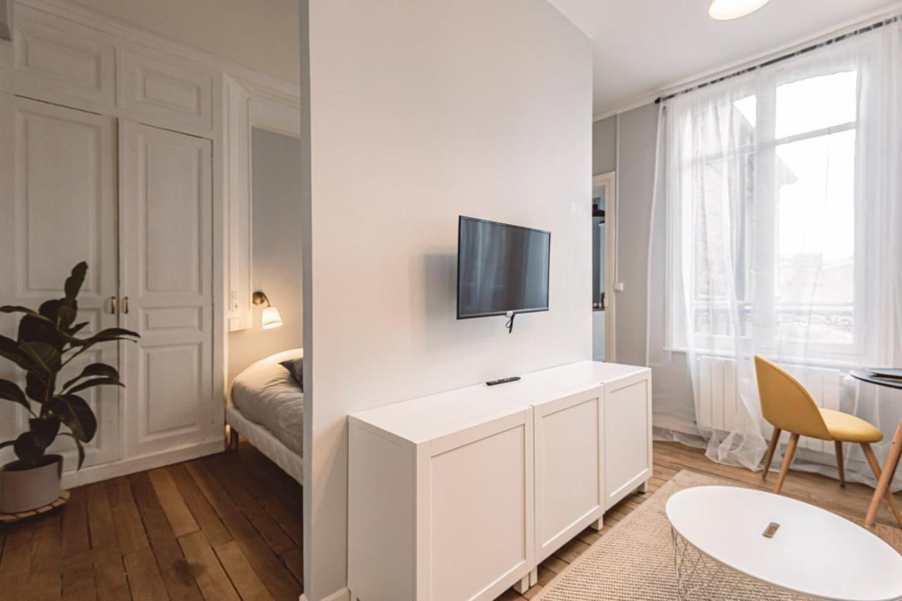 Roi Soleil, Face A La Cathedrale - 2G Apartment Reims Bagian luar foto